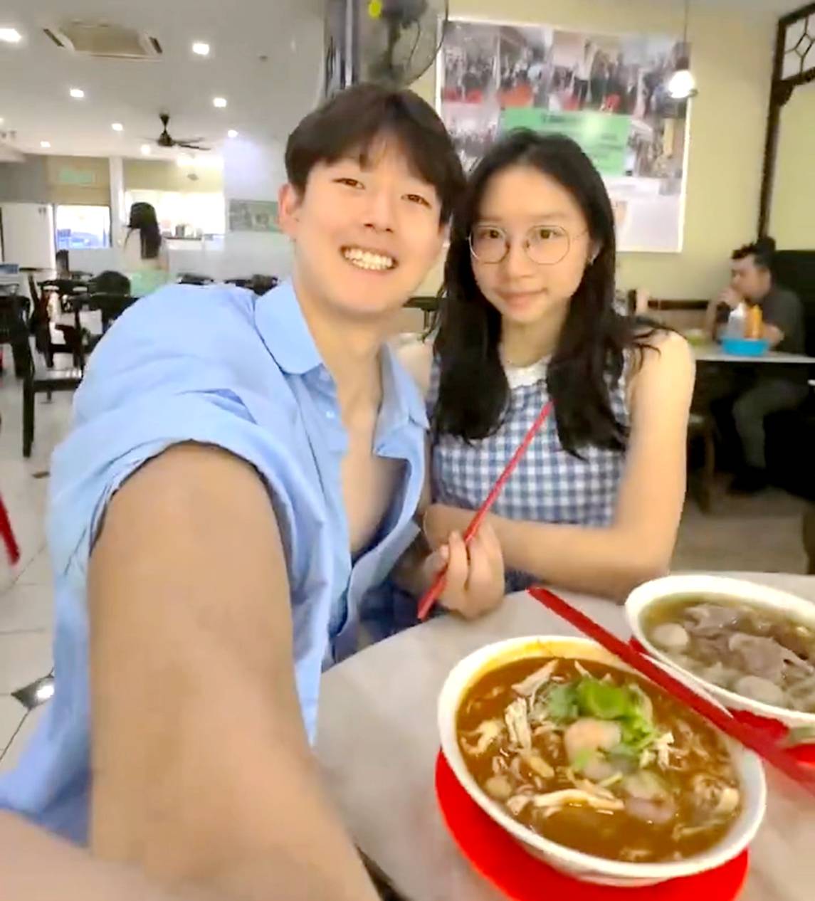 原創恭喜！錯過全運會後22歲乒乓球新星公開戀情，空手道男友高大帥氣