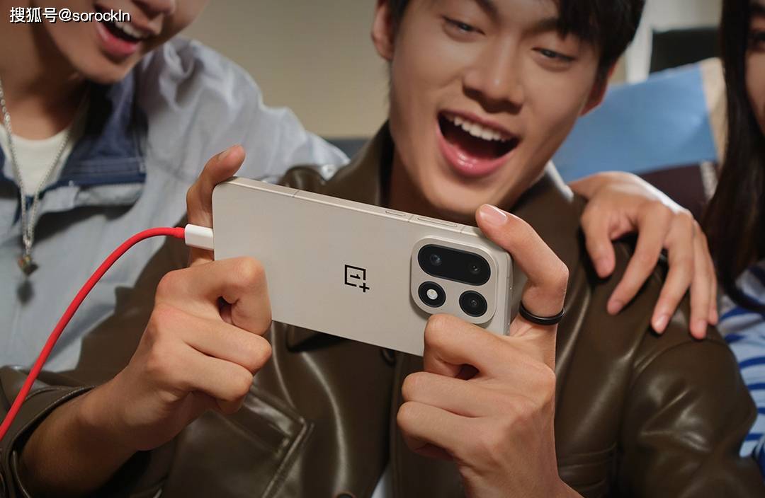 原創2026買手機建議一步到位，推薦3款“閉眼入”不吃虧的手機，512GB近乎“零差評”