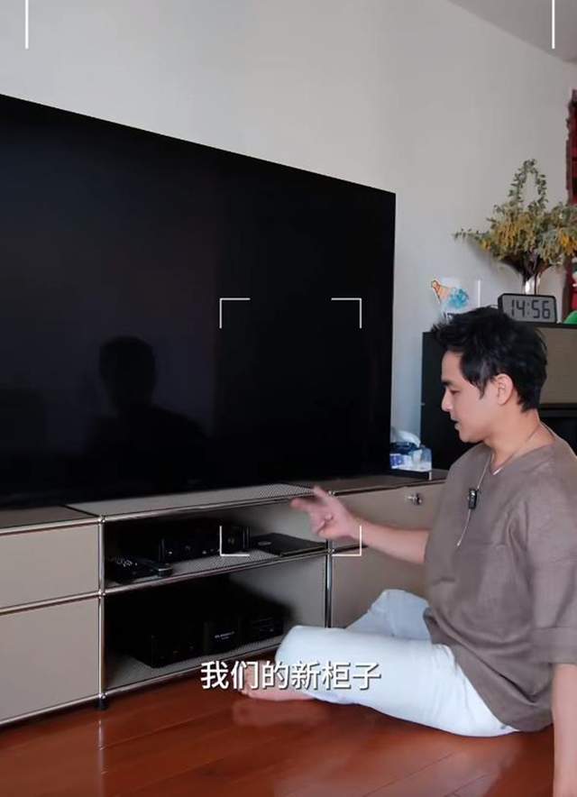 原創明道上海租房，買超貴的傢俱卻捨不得租車位，腳踏車放屋裡好亂